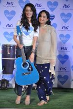 Shraddha Kapoor with mom at P&G thank you mom event in Bandra, Mumbai on 8th May 2013 (40).JPG